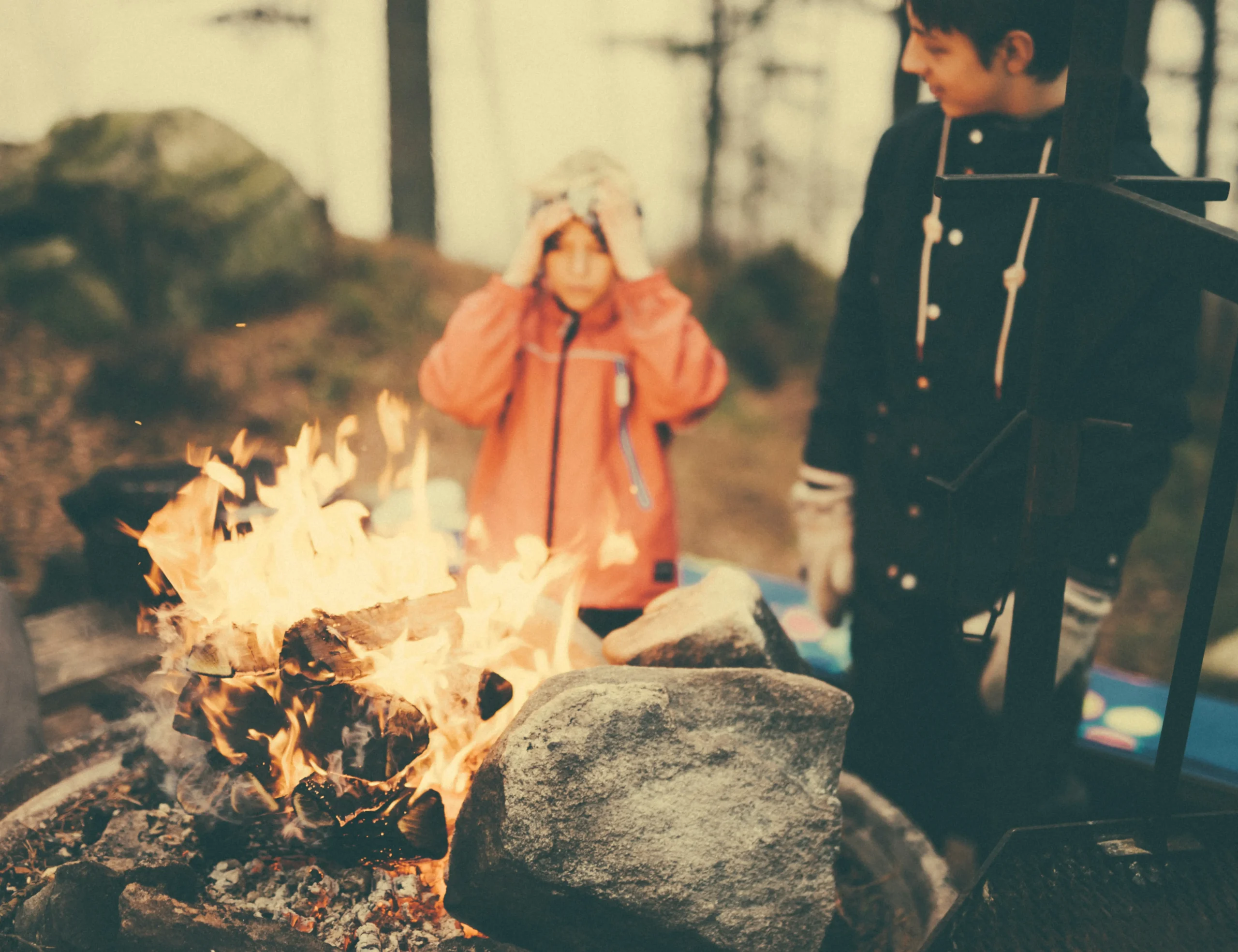 niños que juegan con fuego psicologia - Qué quiere decir jugar con fuego