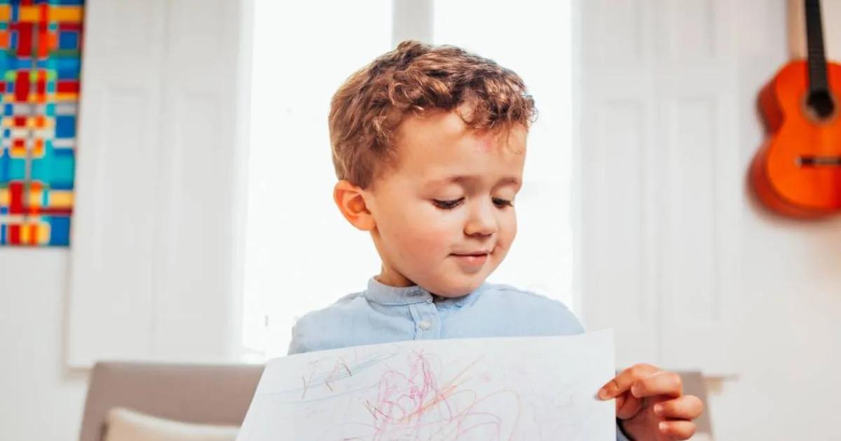 psicologia infantil dibujo del sol - Qué significa cuando un niño pinta todo de un solo color
